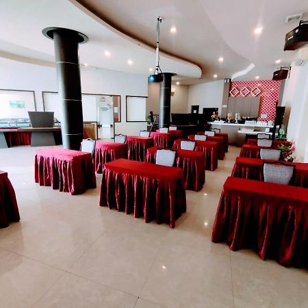 Sagulung Os Hotel Tanjung Uncang מראה חיצוני תמונה