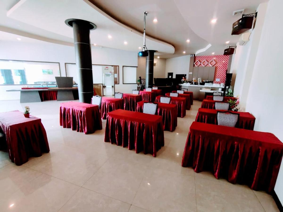Sagulung Os Hotel Tanjung Uncang מראה חיצוני תמונה
